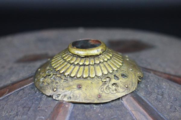 【昊】江戸期本歌 黒漆叩塗六方剣八幡座付一文字陣笠 武具.S