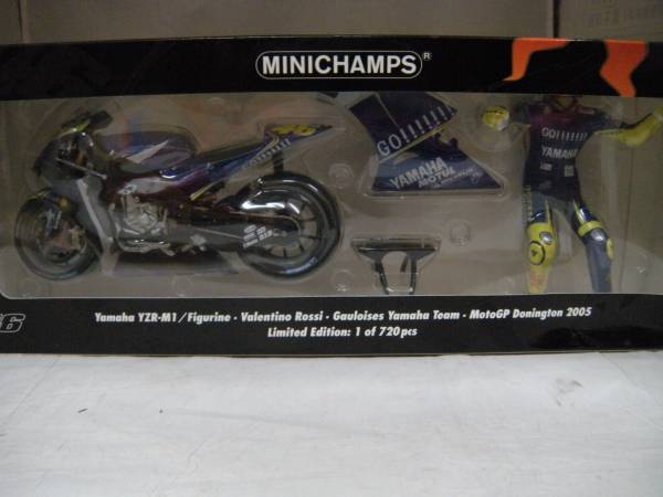 1/12 ヤマハ　ＹＺＲ－Ｍ１　Ｖ．ロッシ　２００５