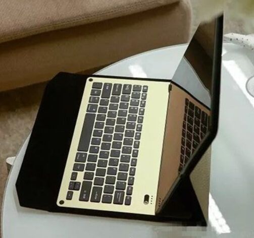 iPad Pro9.7/12.9インチ Bluetoothキーボード付きケース 一体化