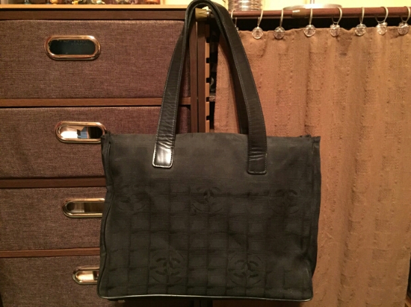 シャネル　黒バッグ　使用頻度少ない美品　送料400円