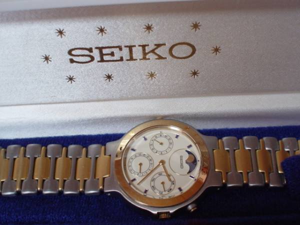 アンティーク　SEIKO　PRESAGE　１０BAR　腕時計　ケース付