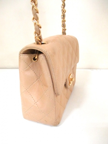 シャネル ショルダーバッグ ミニマトラッセ ベージュ ラムスキン