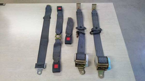 インプレッサ GC1 リア シートベルト 左右 後ろ