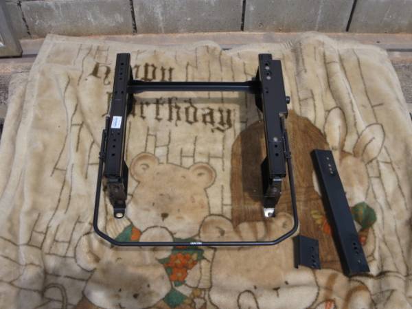 レカロ純正シートレール正規品、AZR60ノア・VOXYヴォクシー用