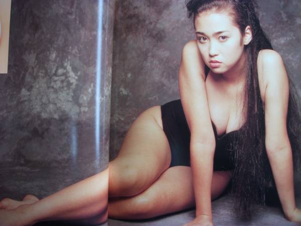 辺見えみり　写真集　初版美品　撮影　野村誠一_3