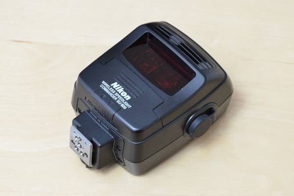 >ニコン　スピードライト　SB-700　新品同様購入依頼　使用頻度わずかのとても綺麗なお品です箱、パーツ、説明書、ケース等　全て揃っております。<br><br><span class=