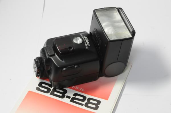 >ニコン　スピードライト　SB-700　新品同様購入依頼　使用頻度わずかのとても綺麗なお品です箱、パーツ、説明書、ケース等　全て揃っております。<br><br><span class=