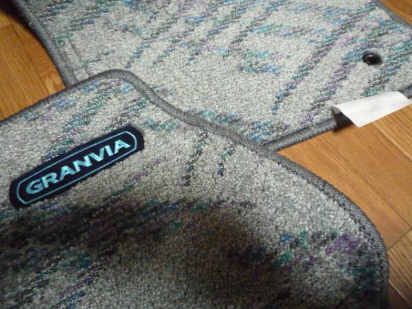 トヨタ純正　グランビア　フロアマット　未使用