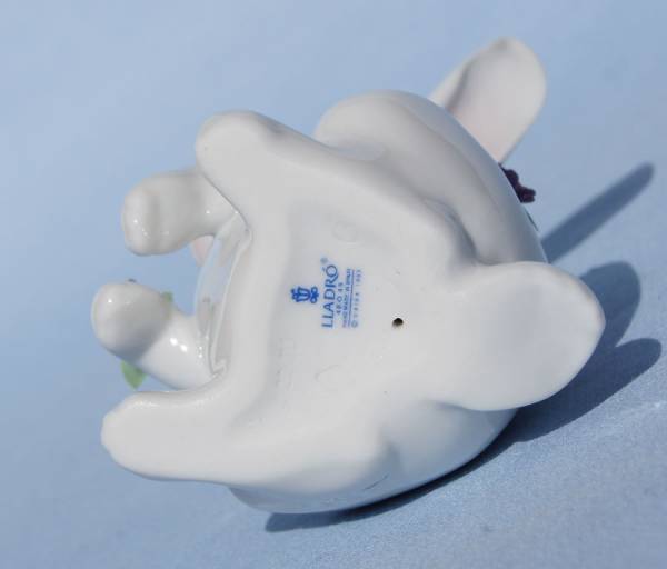 リヤドロ 花飾りの白うさぎ LLADRO リアドロ | 花飾りウサギ 置物