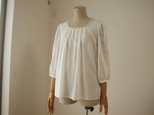 新品a.v.vのブラウス/L/11号/ミッシェルクラン系/入学式/卒業式/スーツのインナーに/avv/白/ホワイト/シンプル