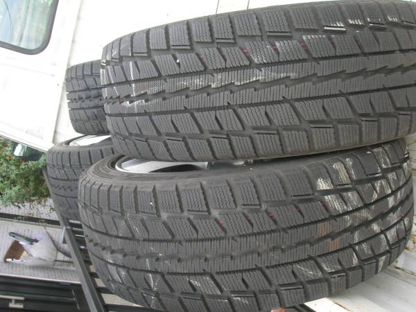AGA　ダンロップ　スタッドレス付　ボルボ　C30 S40 V40 V50 S60 V60 V60CC XC60 S70 V70 XC70 V70XC C70 S80 S90 V90 850 960