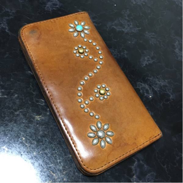 エイチティーシー HTC HTC☆フラワースタッズウォレット☆ターコイズ