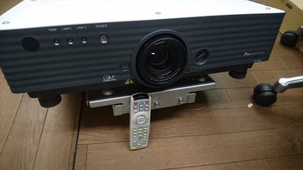 Panasonic パナソニック DLPプロジェクター TH-D5500 中古品 PT
