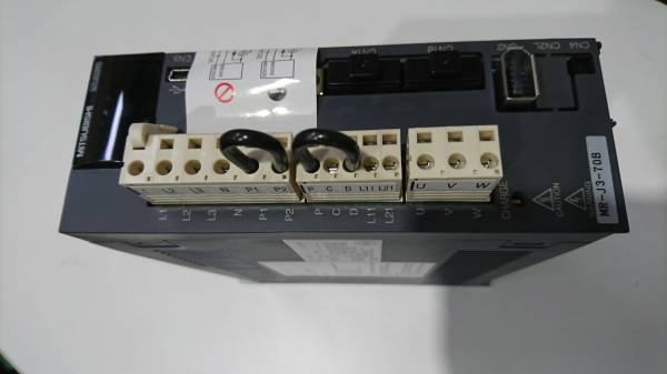 ★未使用品 箱付 三菱 サーボアンプ MR-J3-70B ★
