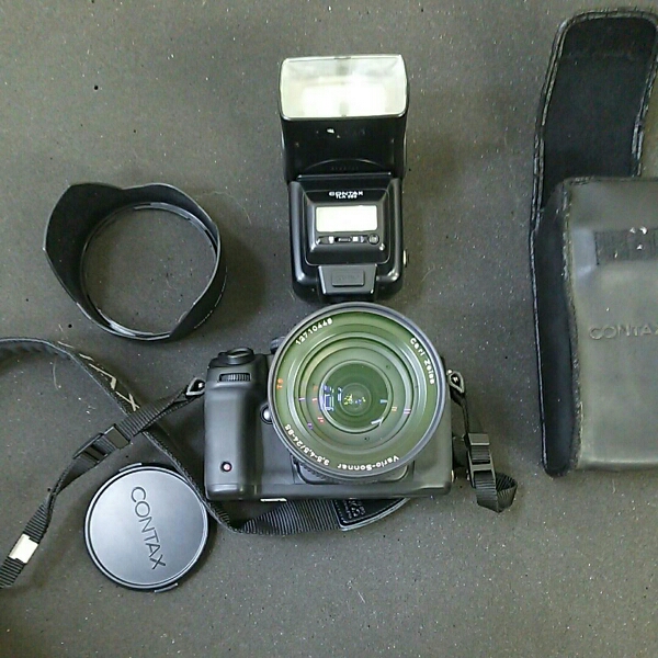 コンタックス　N1 + Vario Sonnar 24-85mm 3，5-4，5 TLA360