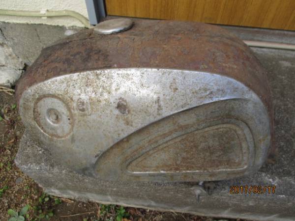 ＣＢ７２タンク、コック付き