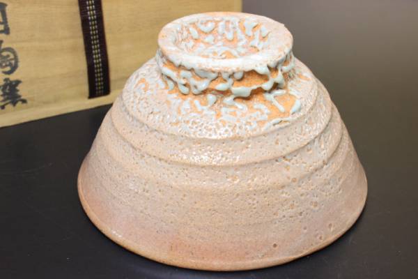 U 1076 東谷金正黙造 井戸茶碗 共箱 茶道具 高麗 売買されたオークション情報 Yahooの商品情報をアーカイブ公開 オークファン Aucfan Com