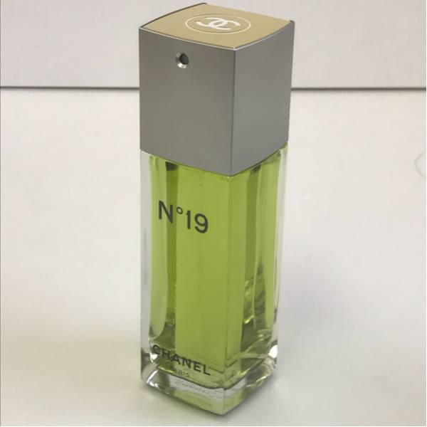 香水 CHANEL シャネル No.19 オードトワレ 100ml 未使用 168