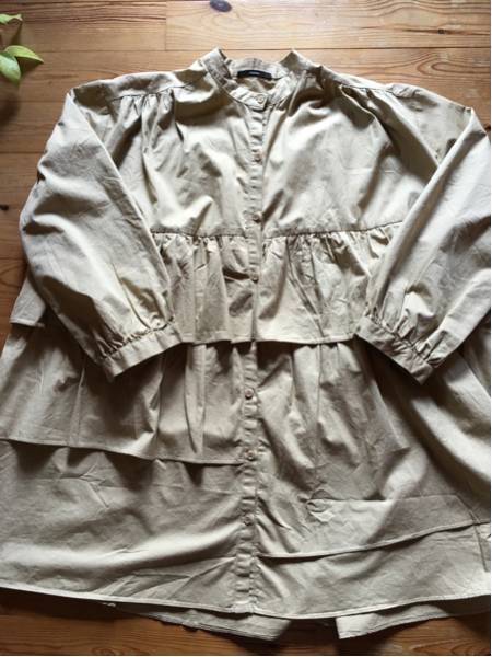 カスタネ 今期フリルワンピース 試着のみ