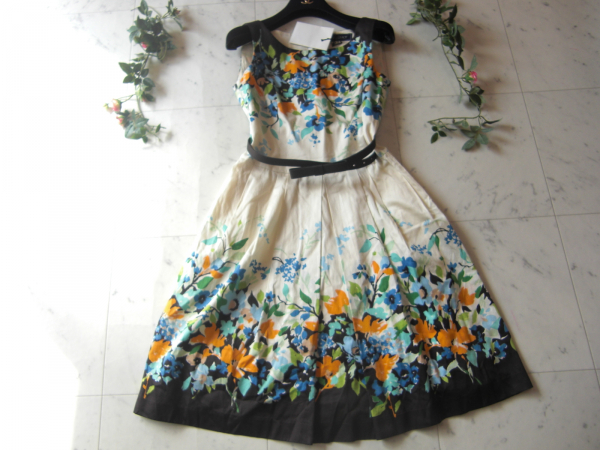 美品☆M'S GRACY エムズグレイシー☆カタログ掲載 フラワーモチーフ