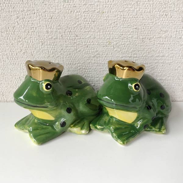 送料込み】フライングタイガーコペンハーゲン/カエルの塩こしょう入れ