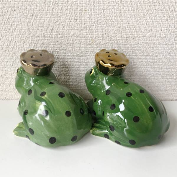 送料込み】フライングタイガーコペンハーゲン/カエルの塩こしょう入れ