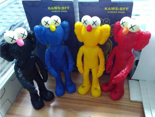 Kaws BFF OriginalFake　BE@RBRICK フィギュア　4体セット