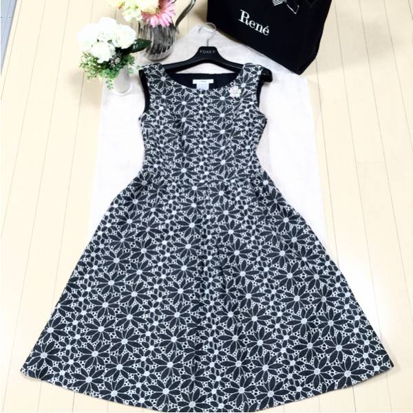 ルネRene☆34サイズ☆カットワークレース☆ワンピース☆フィット＆フレア