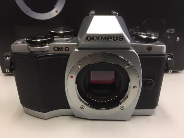 【訳あり】オリンパス ミラーレス一眼 OM-D E-M10 14-42mm EZ レンズキット シルバー A135935 OLYMPUS ミラーレス一眼 OM-D E-M10 MarkII 14-42mm EZ