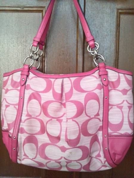 コーチ　ピンク　ショルダーバック　美品