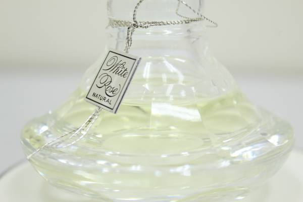 資生堂 ホワイトローズナチュラル 32ml 10AAM035 希少 資生堂 ホワイト
