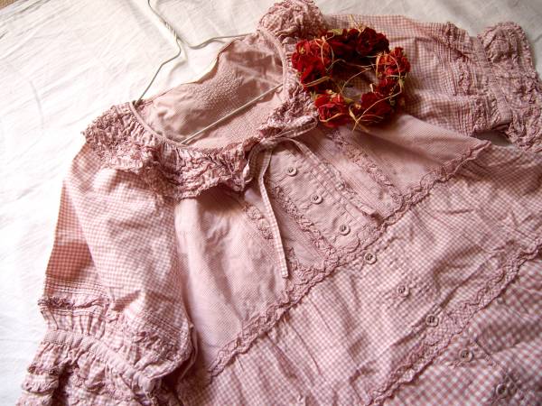 ピンクハウス／くすみピンクミックスギンガムパフ袖ブラウス