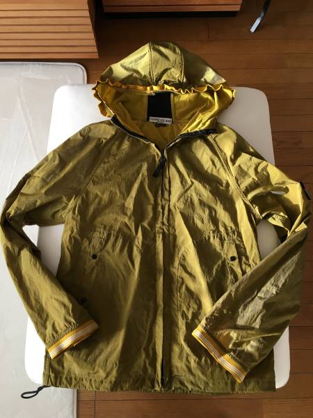春先におススメ★国内正規品★stoneislandストーンアイランド★ナイロンメタルジャケット★M