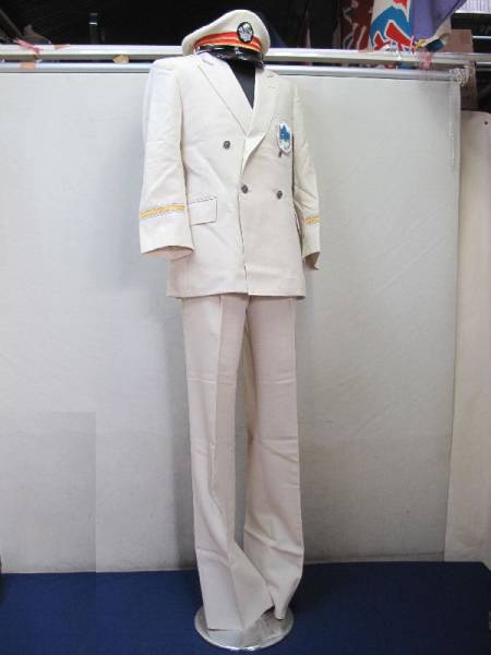 JR北海道夏服から礼服へ 駅長・助役の白い制服 JR北海道駅長 制服上下・