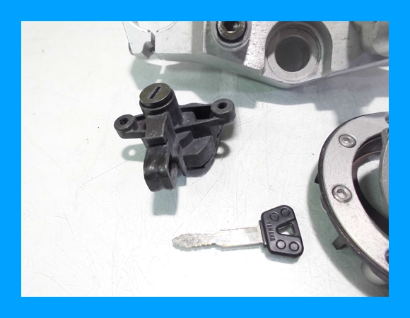 Y11223) XJR400 4HM　鍵　キーSet　かぎ バイク キーシリンダー XJR400 1993-1999 XJR1200 1995 1996