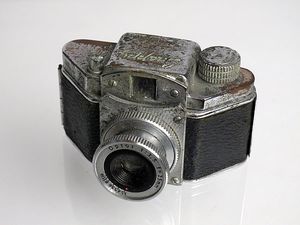 ☆豆カメラ 小西六・スナッピー ／難有ジャンク品