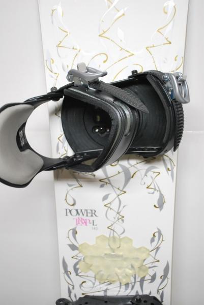 中古キレイ 11/12 kissmark キスマーク POWER TRAPモデル 142cm