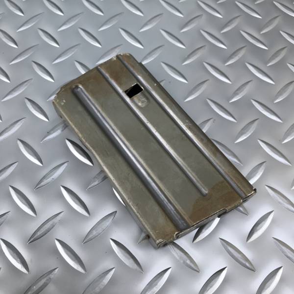 米軍実物 米軍実物 COLT AR-15 M16/5.56mm 20連マガジン ヘコミ