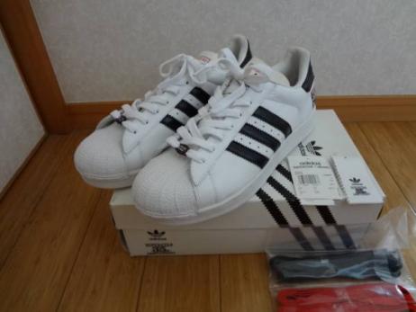 超激得，セール レア SUPRE STAR 1 MUSIC RUN DMC US10.5 35th ANNIVERSARY スーパースター(28.5cm)｜売買されたオークション情報、yahooの商品情報をアーカイブ公開 - オークファン 28.5cm