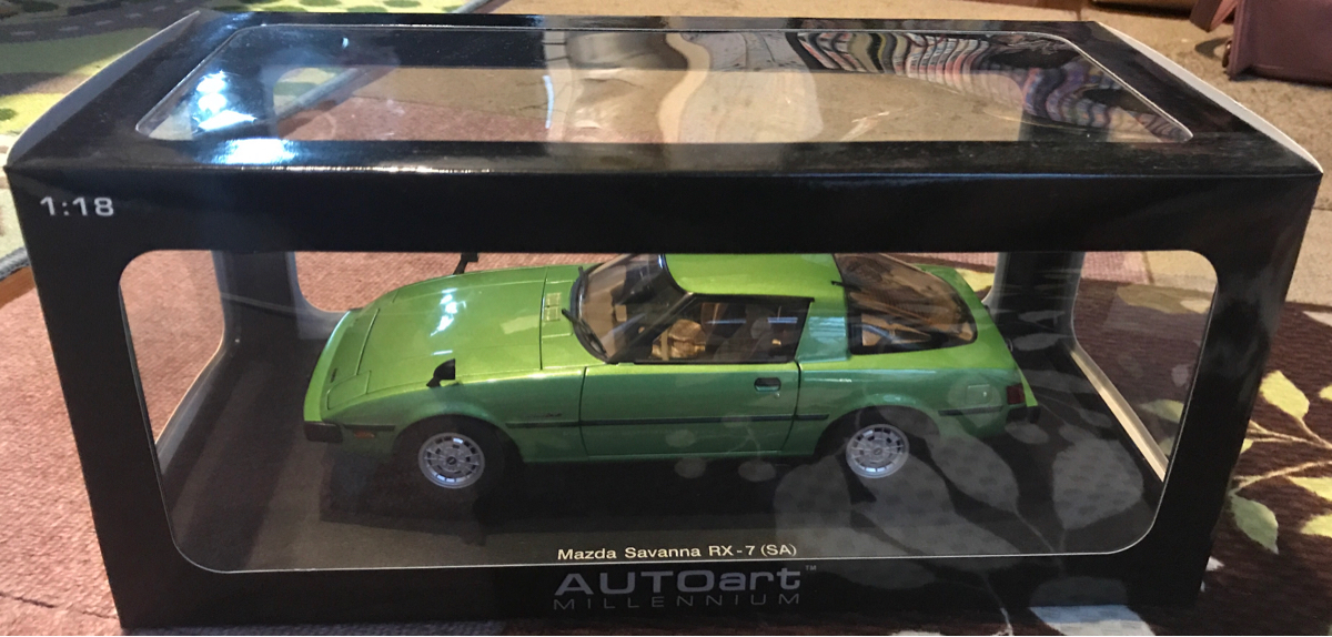 オートアート 1/18 マツダ サバンナ RX-7 SA22C マッハグリーン