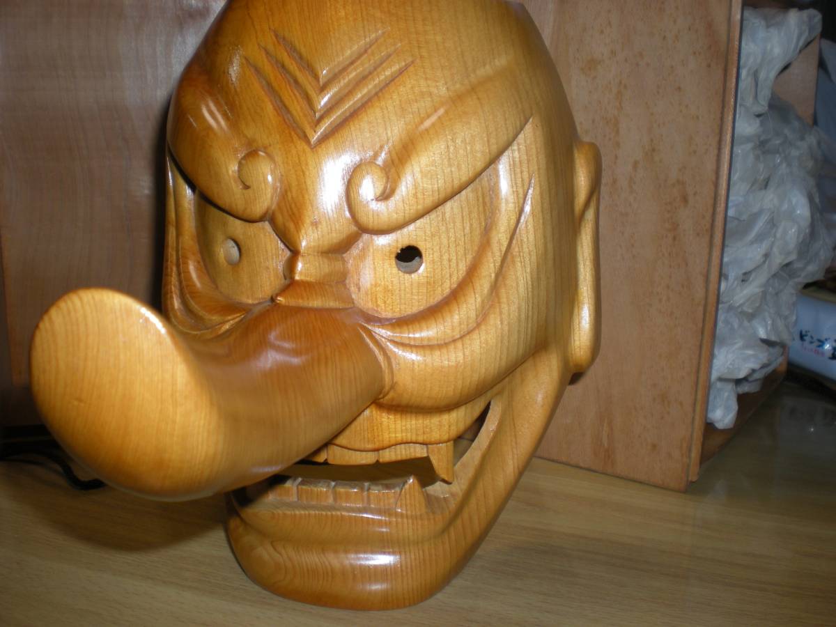 天狗の面(木彫り)