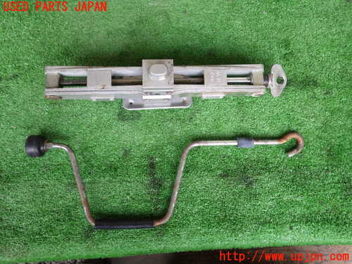 1UPJ-33407805]ポルシェ・911(964A-)車載工具 中古