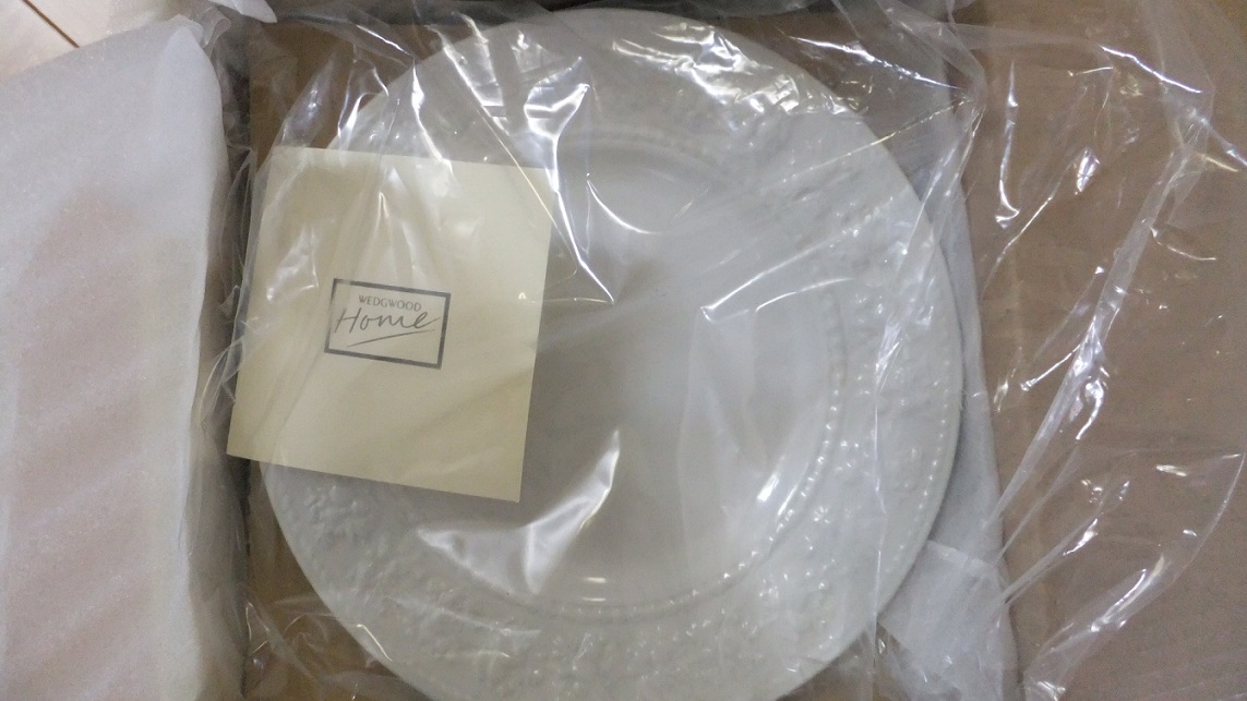 新品　ウェッジウッド　Wedgwood　皿　ソーサー　5枚セット　フェスティビティ