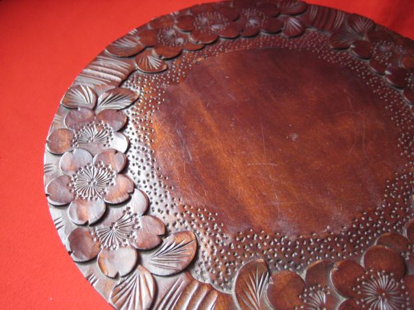 工芸品 桜の彫刻模様で華やかな軽井沢彫鏡台 大坂屋家具店 |