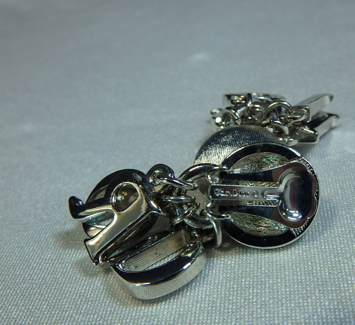 Christian ｋ5218　未使用　クリスチャン　ディオール　ロゴ　シルバー　イヤリング Dior - クリスチャンディオール ロゴ ネックレス シルバー