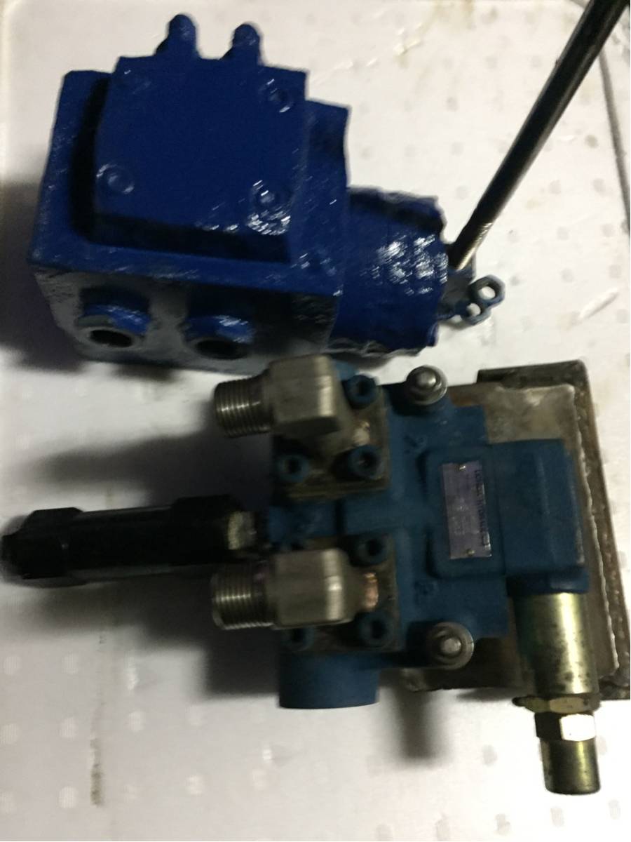 油圧切り替え弁とウチダ油圧、、、