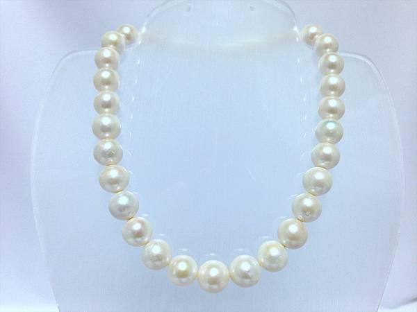 新たな真珠　養殖期間約４年から５年新しい真珠を『湖水真珠』南洋大珠パールネックレス　人気の大きさ11mm－12mm 信頼の鑑別付 No399