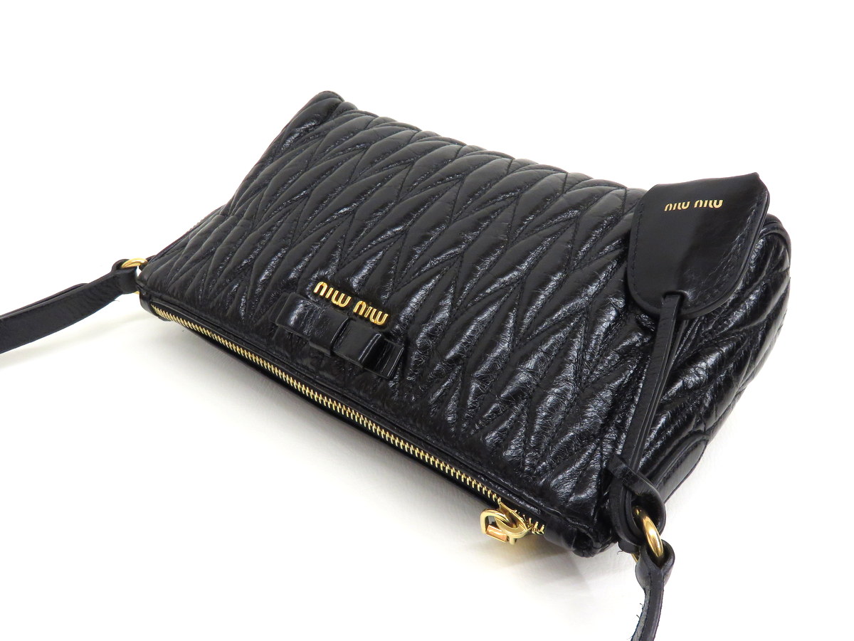 最大2万円OFFクーポン対象・1⁄20限定MIUMIU □ miumiu ミュウミュウ