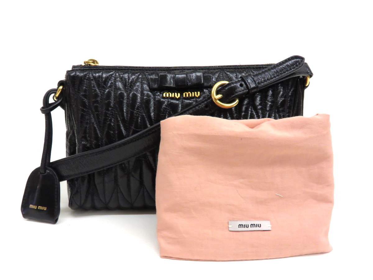 最大2万円OFFクーポン対象・1⁄20限定MIUMIU □ miumiu ミュウミュウ