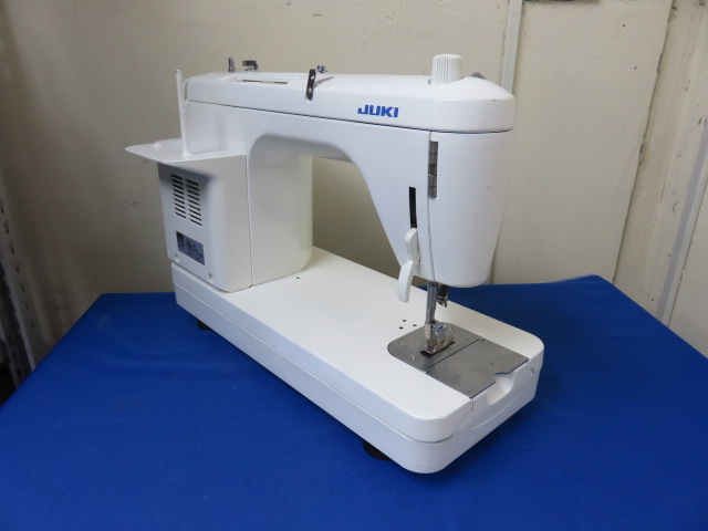 JUKI No3 JUKI SPUR98 special 中古品 職業用ミシン シュプール JUKI No3 JUKI SPUR98 special 中古品 職業用ミシン シュプール